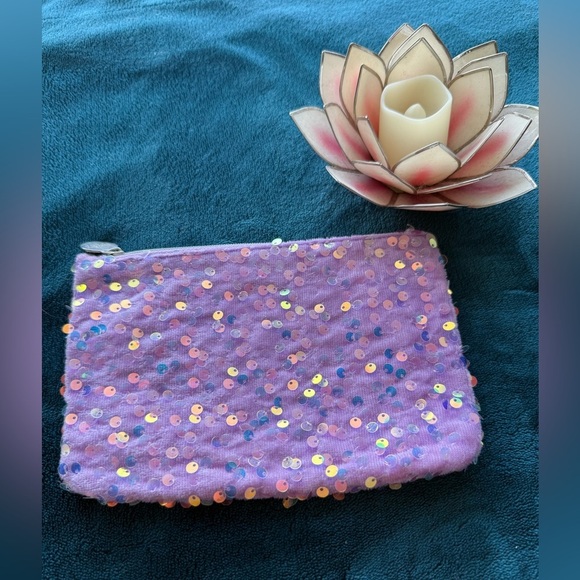 ipsy Handbags - Ipsy Sequin Purple Clutch